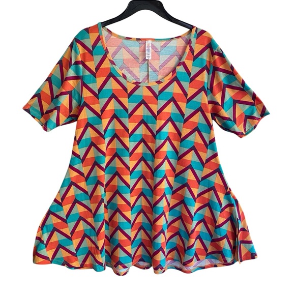 LulaRoe PERFECT TEE Scoop Neck Orange Green Red Geometric Swing Tunic MEDIUM - Picture 1 of 7